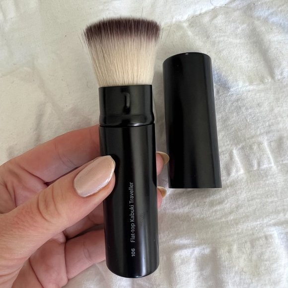 NWT Glo Skin Beauty Combo Pack: Primer x2, Lip Balm, Travel Brush + Cosmetic Bag - Picture 10 of 10